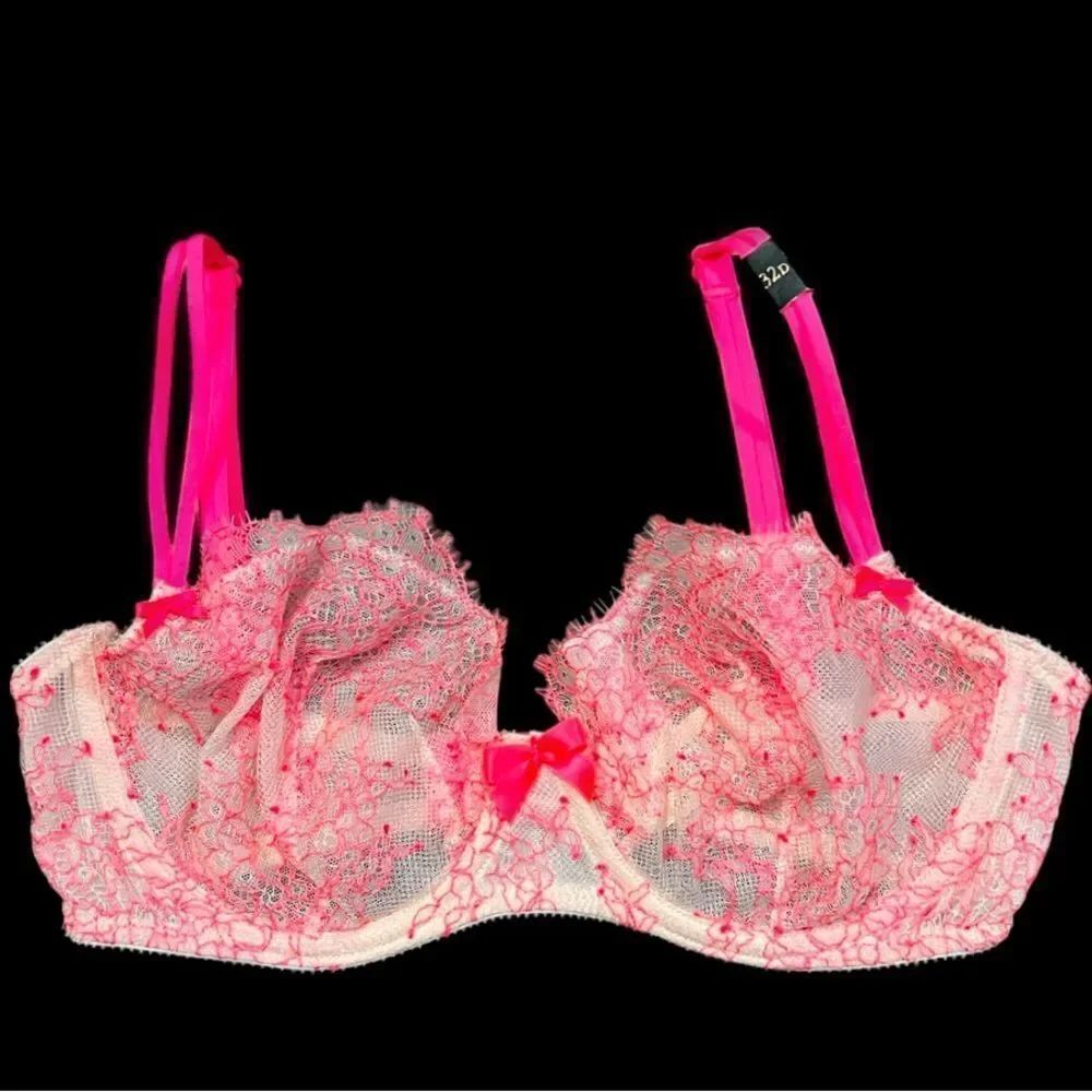 Victoria’s Secret Very sexy unlined demi chantillí lace Pink bra 32D